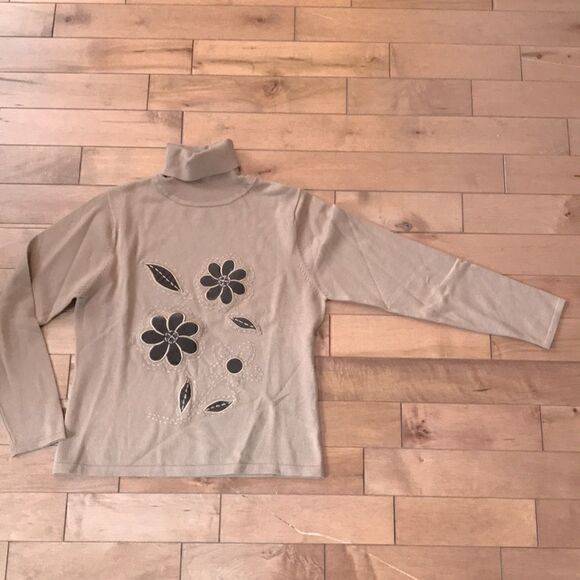 Graffiti floral turtleneck - Picture 5 of 9